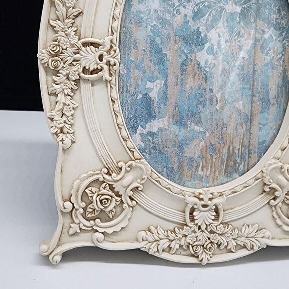 Ornate Vintage Inspired Ivory Resin Photo Frame With Floral Baroque Design - Picture 5 of 11